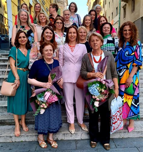 Riječke gimnazijalke proslavile godina mature Novi list