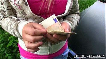 Tetona amateur Eurobabe Lana follada en público por dinero XVIDEOS