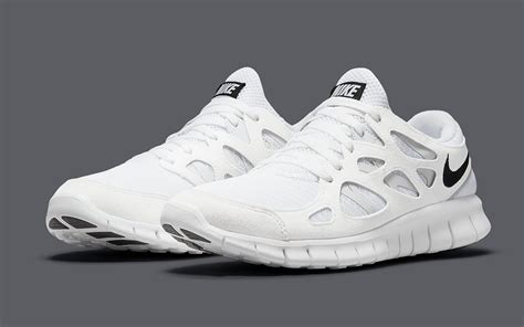 Available Now Nike Free Run 2 Whiteblack House Of Heat