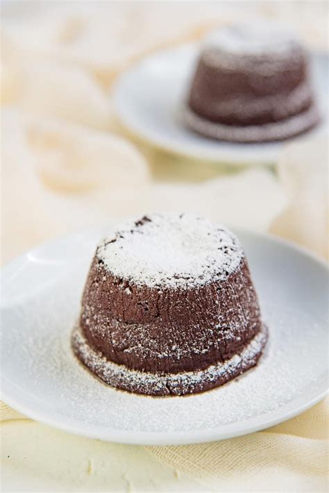 Super Easy Chocolate Molten Cakes With Video The Flavor Bender