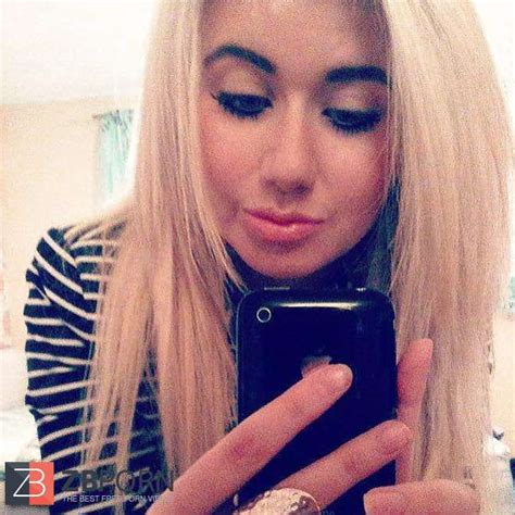 Steamy Super Sexy Facebook Teenagers ZB Porn