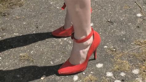 A Walk With The Slave Outdoors In Public Parc Pornstar Porn Feat Melody Pleasure XHamster