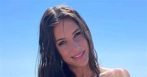 Pi Kna W Oska Pi Karka Pozuje W Bikini M Wi E Robi To Dla Dobra Futbolu