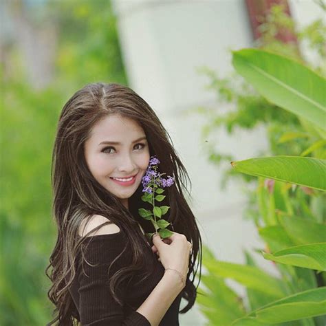 Hot girl chơi ma túy đá ở Mê cung Là MC xinh nhất Bữa trưa vui vẻ vướng ồn ào vì bạn trai