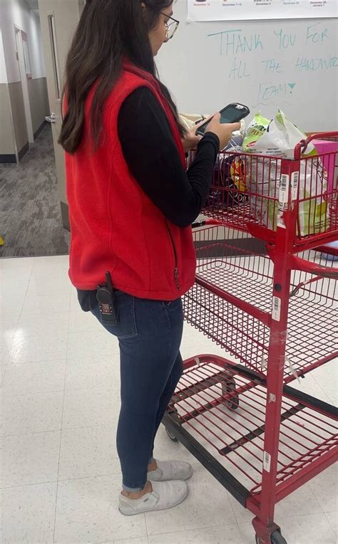 Cute Target Employee Showing Off Her Nice Ass Tight Jeans Forum