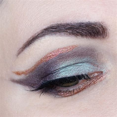 Urban Decay Naked Ultraviolet Look A Contrasting Makeup Look