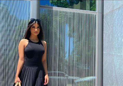 Sexy Indian NRI Model PRIYA ARES Full Nude Photo Album Totally Seductive Link In Comment