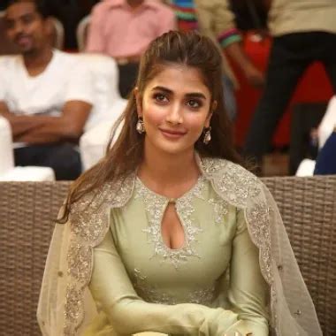 Thicc latina hermanastra desafío de leche sophia leone xHamster