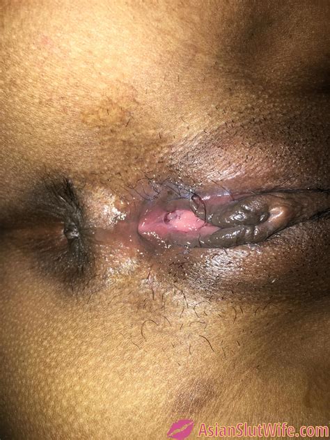 Closeup Of Her Pussy Lips Porn Pic