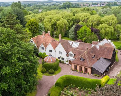 See inside Sir Michael Caine’s majestic £6.95m former country house in Oxfordshire | Homes & Gardens