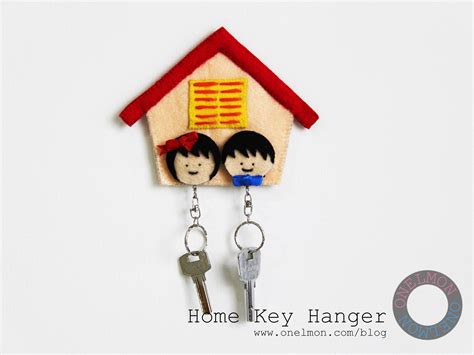 key hanger. i've seen bird houses of these, but this is super cute ...