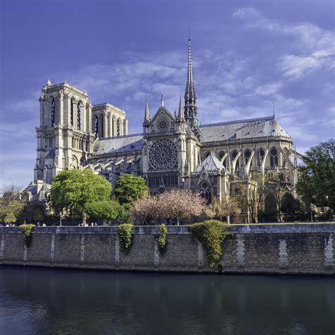 Em Qual Estilo Arquitetônico Foi Construída A Catedral De Notre-dame