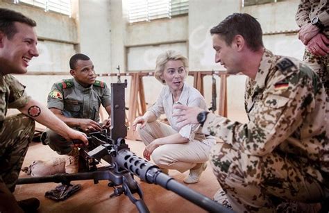 Военных Германии будут обучать сексу | Пикабу