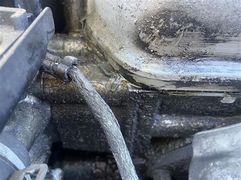 head gasket leak? what is it? overheating in idle : r/MechanicAdvice