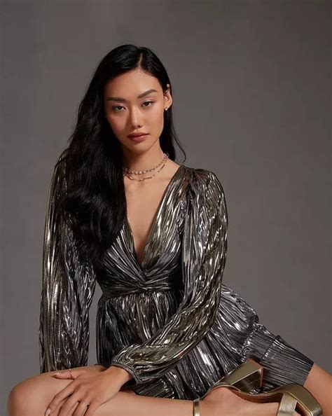 Sparkly Party Dresses Destined To Impress This New Year's Eve - We ...
