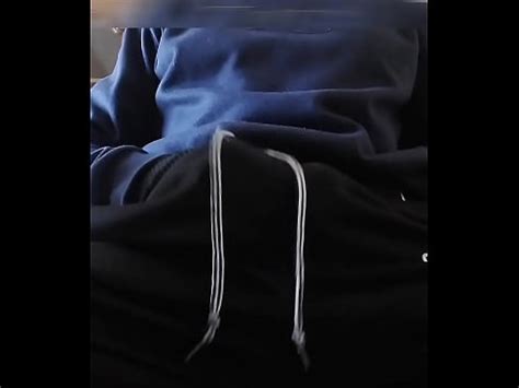 branlette avec une belle éjaculation crémeuse XVIDEOS