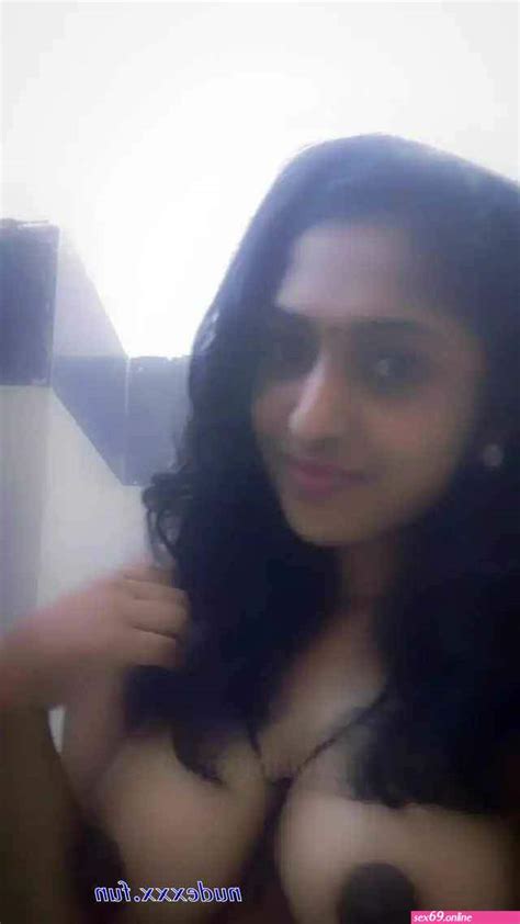 Indian Girl Naked Selfie Pic Sexy Photos