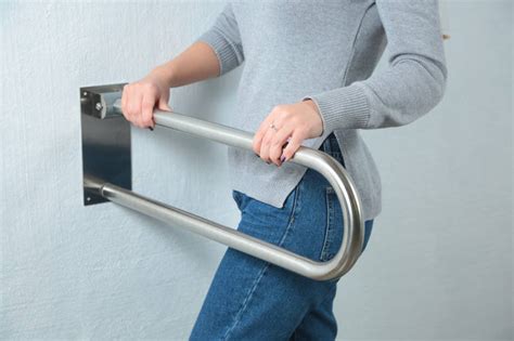 Опорная стеновая стойка откидная для людей с ограниченными ...