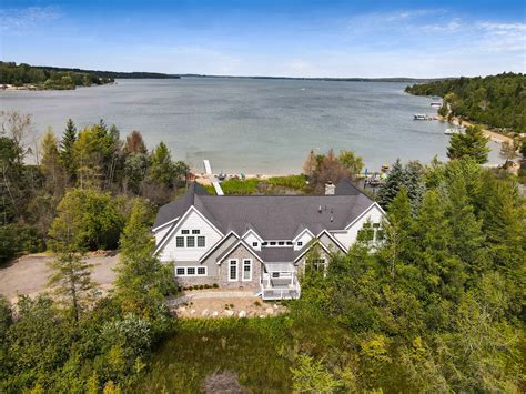Lake Charlevoix Retreat