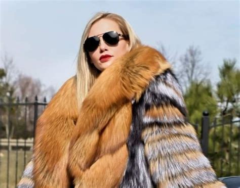 Red Fox Fur Fashion Furs Sexy Women Fur Coat Glasses Dolls Woman