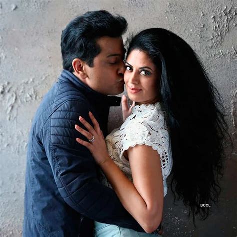 FIR Fame Kavita Kaushik Raises Temperatures With Bikini Pictures The