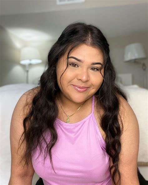 Bella Martinez (@martinez.isabellaa) • Instagram photos and videos