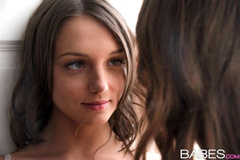 Babes Foxy Di Hqporn Taissia Shanti Squirting Xxx Porn Pics