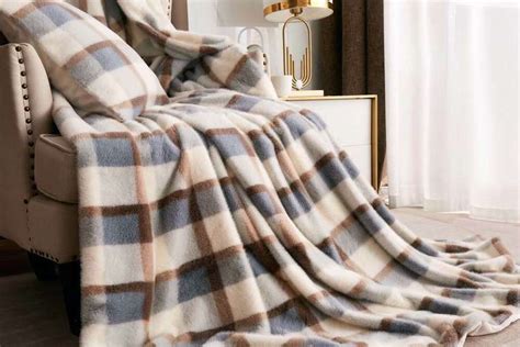 Купить плед в Москве по цене от 1 290 руб.