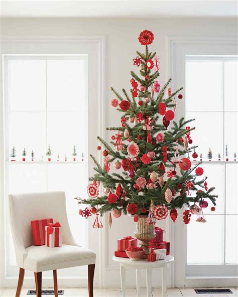 27 Creative Christmas Tree Decorating Ideas Martha Stewart