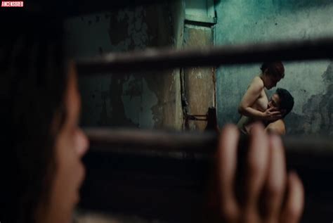 Naked Unknown In Una Noche