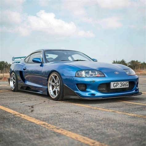 Um Carro Toyota Supra Mk Em Uma Estrada Foto Premium