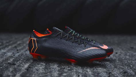 Nike D Voile Un Nouveau Coloris Noir Orange Pour Les Mercurial Vapor