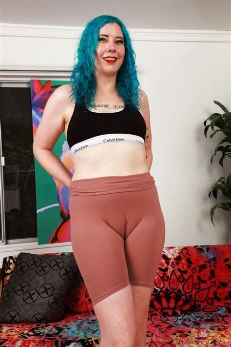 Wild Alt Amateur Lux Lives Gets Naked And Exhibits Tight Hairy Snatch