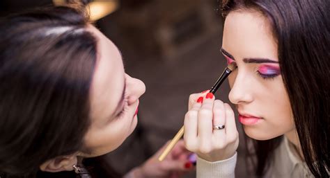 2024 Trends and Techniques Every Makeup Artist Should Know