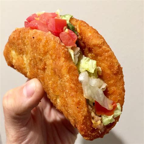REVIEW Taco Bell Naked Chicken Chalupa Sean S Skillet