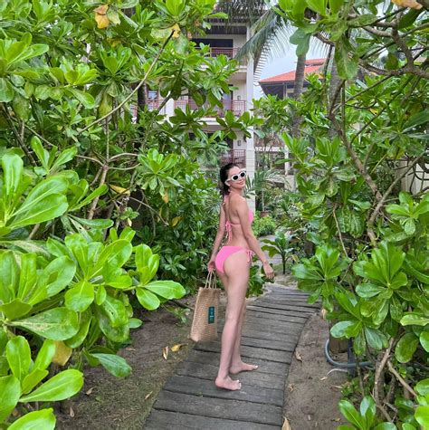 Hoa H U Ti U Vy Di N Bikini N Ng B Ng Khoe Body C C Ph M Sau N M Ng Quang