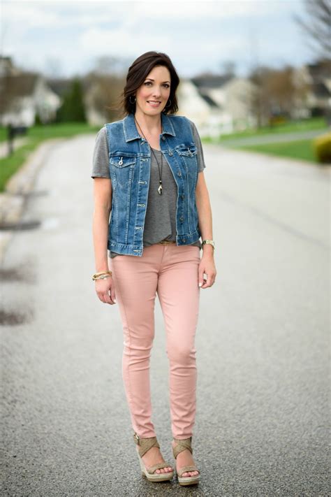 How To Wear Pale Pink Skinny Jeans