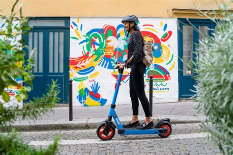 E-scooter cameras reveal the real reasons behind pavement riding - Dott