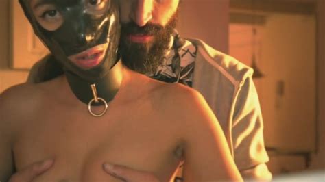 Juegos De Dominación y Sumisión Con Una Latina De Máscara De Latex Pornhub