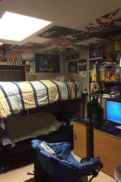 15 Dorm Room Ideas For Guys They Can Easily Recreate Its Claudia G