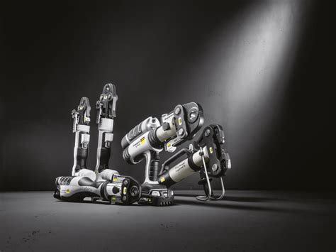 PRESSGUN 6 Pipe fixing system and collar By Viega Italia