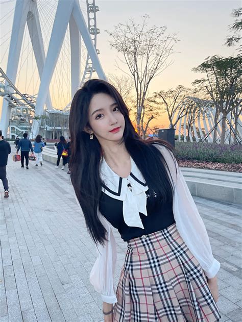 Khoe Cmnd Tuy N B Chuy N Gi I Th Nh C Ng Hot Streamer B Netizen B C M D Ng Nh M Ng L A