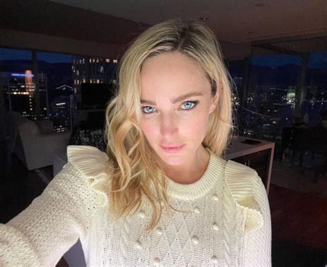 Caity Lotz Nude And Leaked Explicit Collection Photos The Fappening