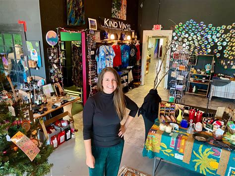 Roanoke Artists Market Crafts Identity As 'Gathering Spot' in Trendy