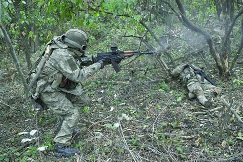 Russian Forces Pound Avdiivka For Fourth Straight Day