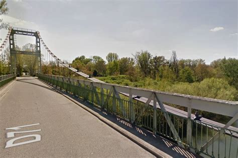 Mirepoix Sur Tarn Un Pont Seffondre Emportant Un Camion Et Une