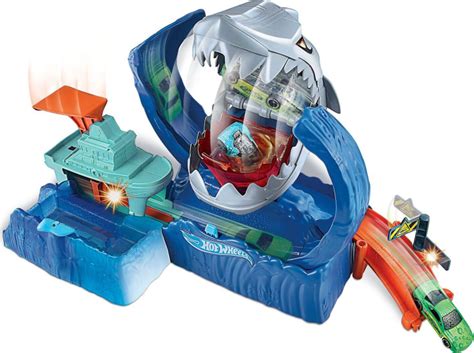 Игрушечный трек Mattel Hot Wheels City Нападение робо акулы GJL купить с доставкой по