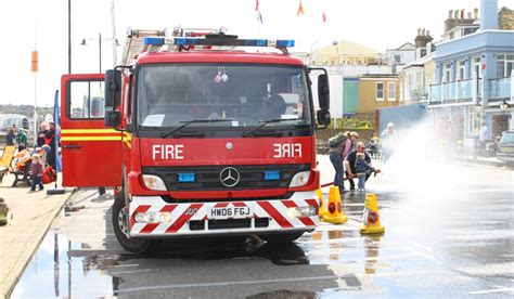 Yellow Welly Day Success For Cowes Rnli Island Echo 24hr News 7