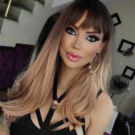 Amazon Haircube Long Blonde Wigs For Women Synthetic Straight Ombre Hair Wig With Bangs For