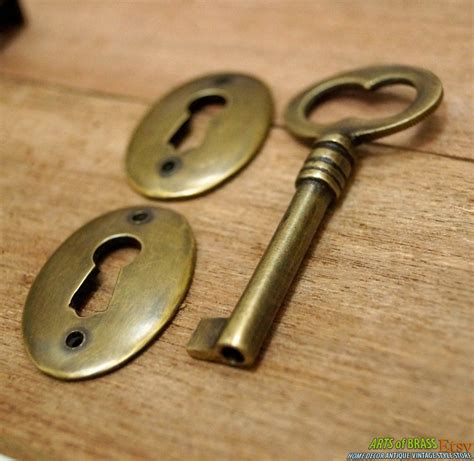 Set Antique Key Lock And Skeleton Keys With Retro Round Vintage Solid Brass Key Hole Plate From